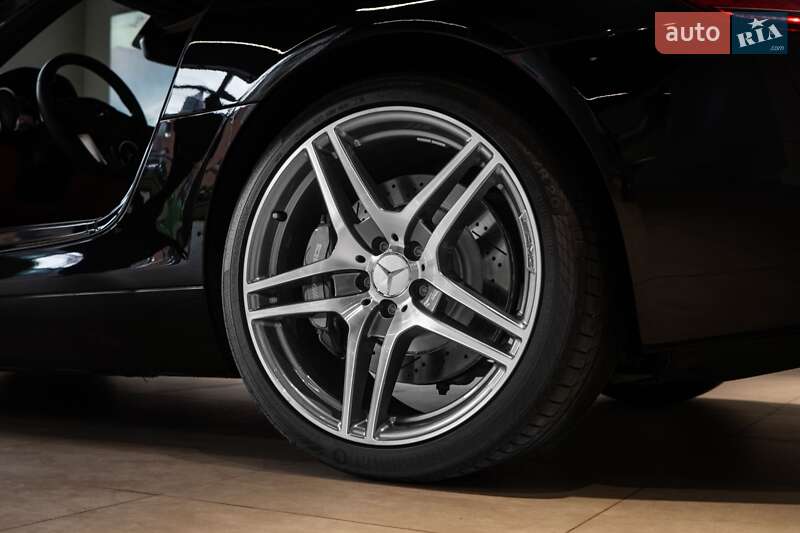 Купе Mercedes-Benz SLS AMG 2011 в Києві