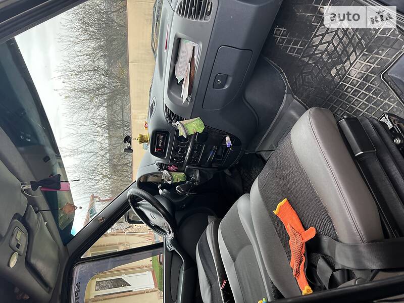 Вантажопасажирський фургон Mercedes-Benz Sprinter 2004 в Хотині