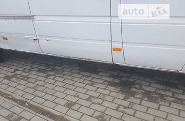 Микроавтобус Mercedes-Benz Sprinter 2000 в Черновцах