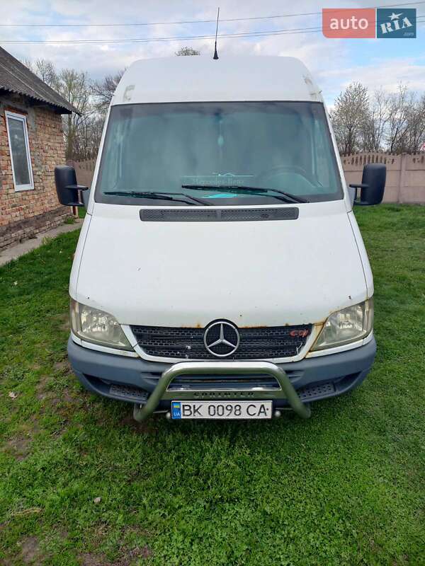 Mercedes-Benz Sprinter 2005
