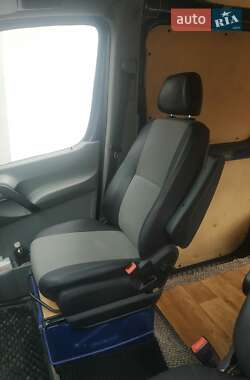 Грузовой фургон Mercedes-Benz Sprinter 2011 в 