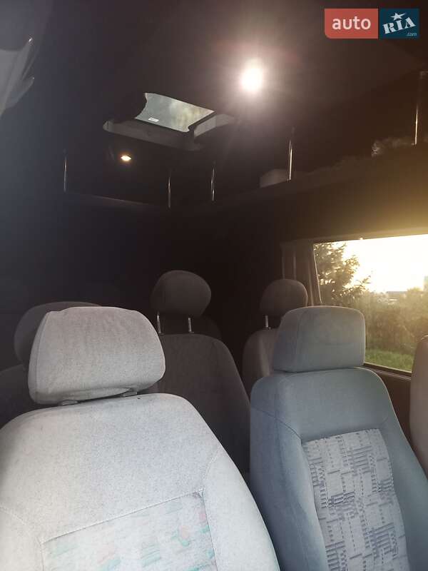Микроавтобус Mercedes-Benz Sprinter 2000 в Коломые