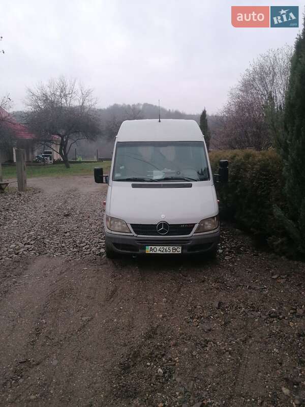 Mercedes-Benz Sprinter 2005