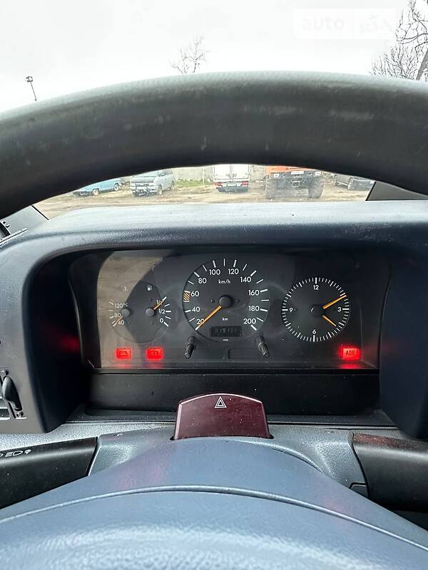 Грузовой фургон Mercedes-Benz Sprinter 1998 в Первомайске
