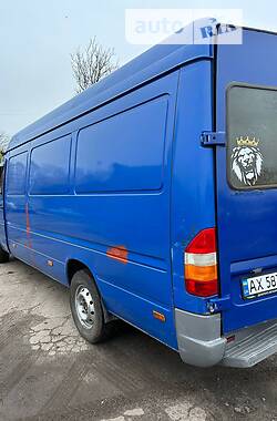 Грузовой фургон Mercedes-Benz Sprinter 1998 в  фото 13 Грузовой фургон Mercedes-Benz Sprinter 1998 в
