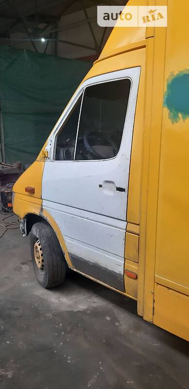 Грузовой фургон Mercedes-Benz Sprinter 2001 в Кременчуге