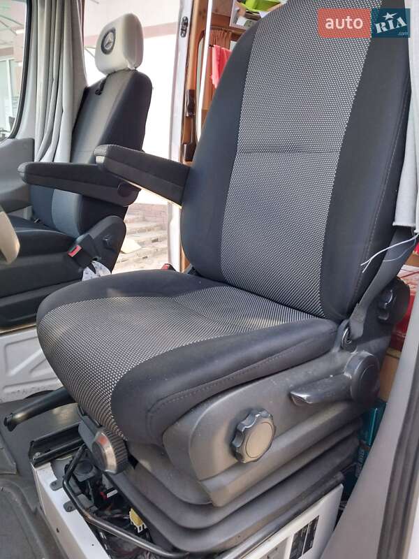 Дом на колесах Mercedes-Benz Sprinter 2012 в Петрове