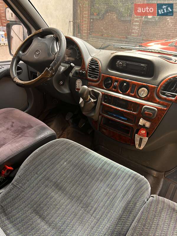 Туристический / Междугородний автобус Mercedes-Benz Sprinter 2002 в Ровно
