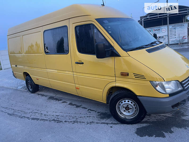 Грузопассажирский фургон Mercedes-Benz Sprinter 2005 в Кременце