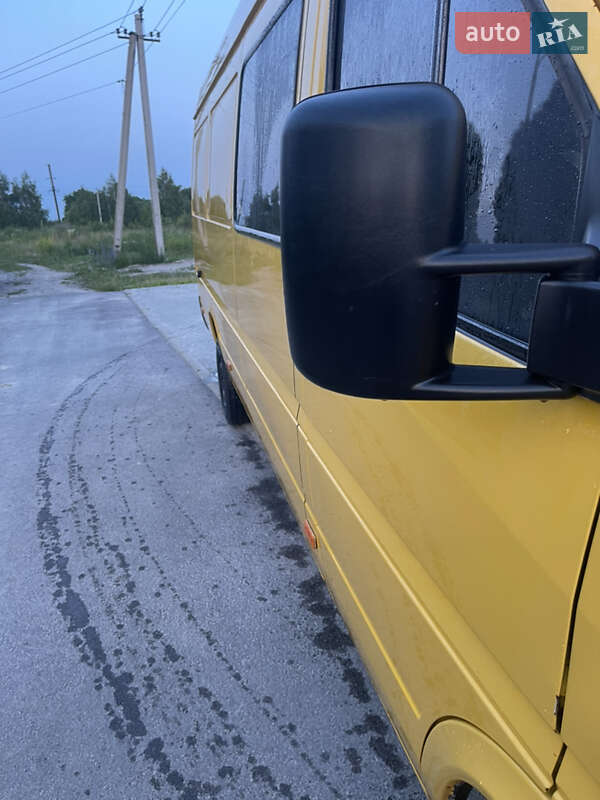 Вантажопасажирський фургон Mercedes-Benz Sprinter 2005 в Кременці