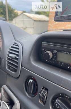 Грузовой фургон Mercedes-Benz Sprinter 2005 в 