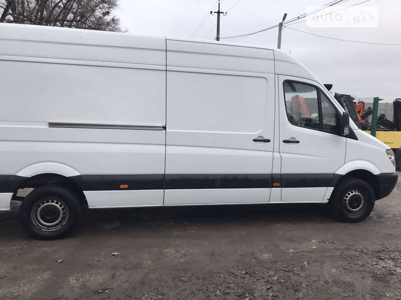 Вантажний фургон Mercedes-Benz Sprinter 2011 в Києві