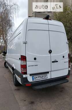 Грузовой фургон Mercedes-Benz Sprinter 2016 в 