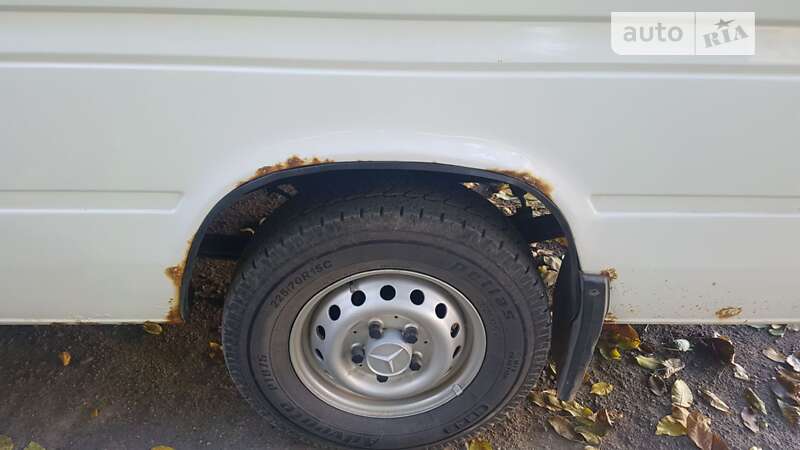 Грузовой фургон Mercedes-Benz Sprinter 1999 в Добровеличковке