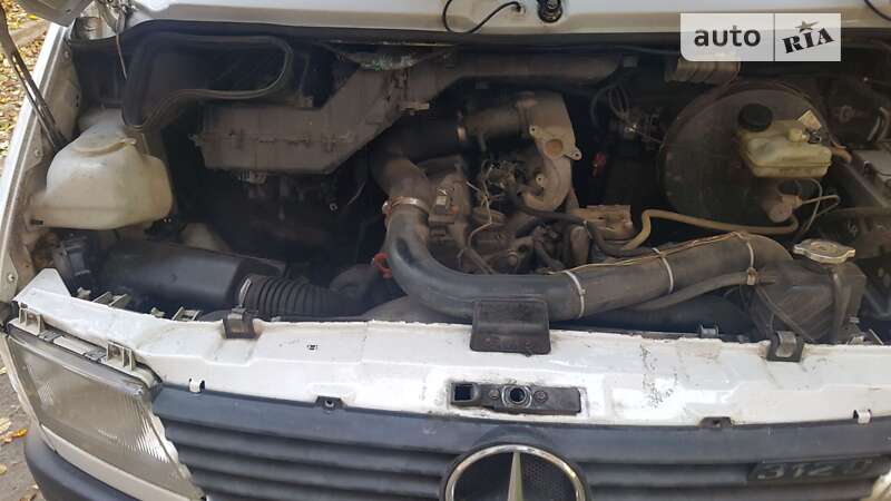 Грузовой фургон Mercedes-Benz Sprinter 1999 в Добровеличковке