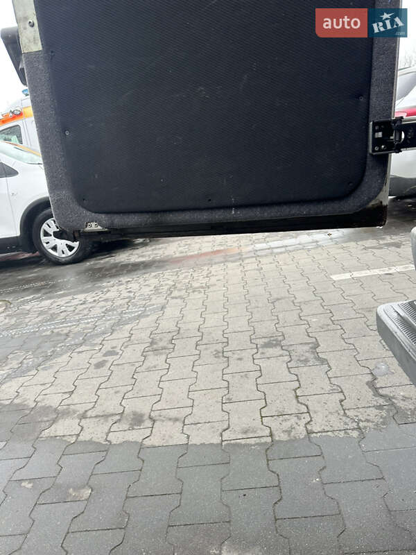 Микроавтобус Mercedes-Benz Sprinter 2003 в Косове фото 16 Микроавтобус Mercedes-Benz Sprinter 2003 в Косове