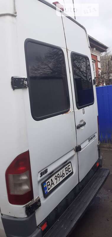 Грузовой фургон Mercedes-Benz Sprinter 2000 в Александрие