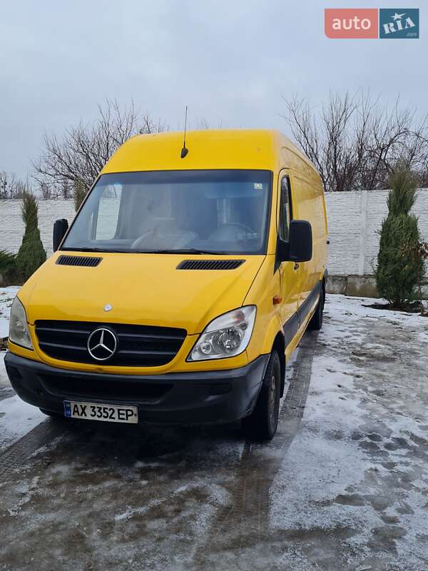 Вантажний фургон Mercedes-Benz Sprinter 2012 в Харкові