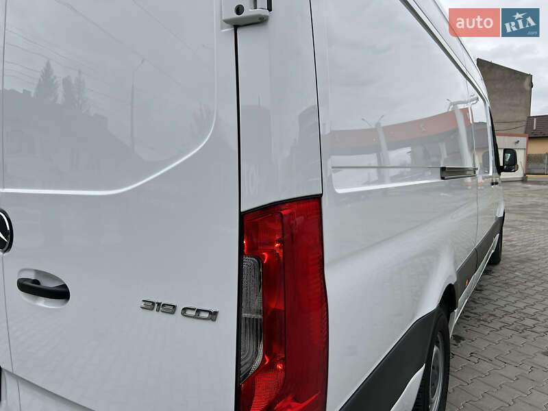 Вантажний фургон Mercedes-Benz Sprinter 2019 в Чернівцях