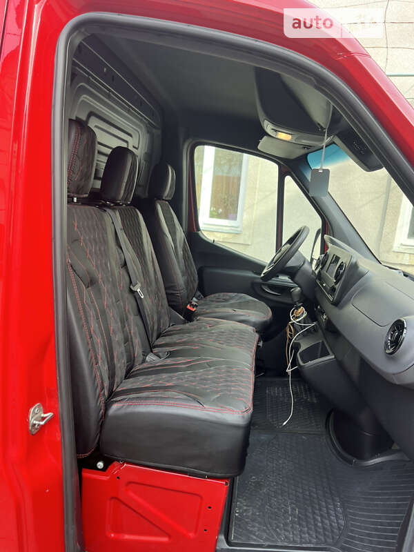 Вантажний фургон Mercedes-Benz Sprinter 2020 в Тячеві