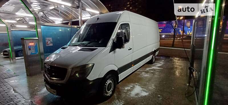 Грузовой фургон Mercedes-Benz Sprinter 2014 в 