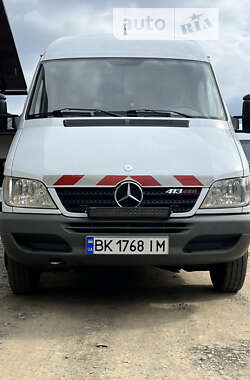 Грузовой фургон Mercedes-Benz Sprinter 2003 в Львове