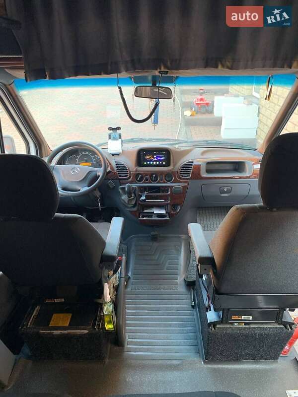 Mercedes-Benz Sprinter 2004
