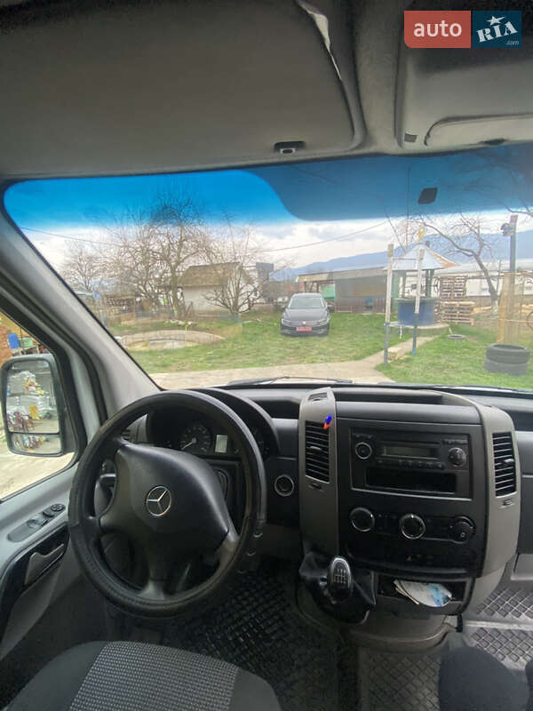 Вантажний фургон Mercedes-Benz Sprinter 2012 в Тячеві