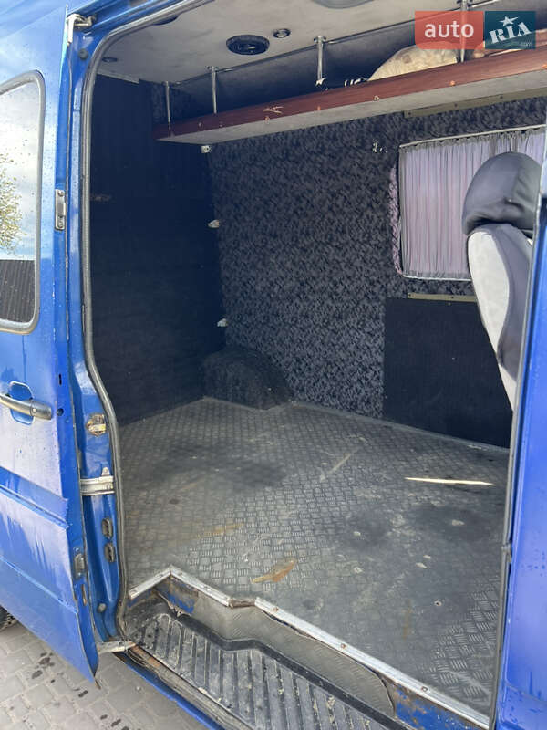 Мікроавтобус Mercedes-Benz Sprinter 2000 в Львові