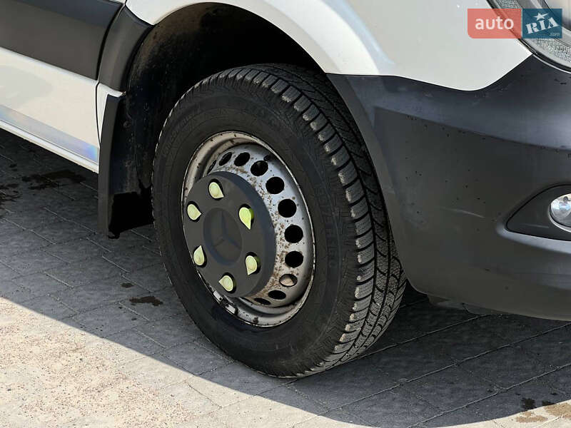 Автовоз Mercedes-Benz Sprinter 2016 в Львові