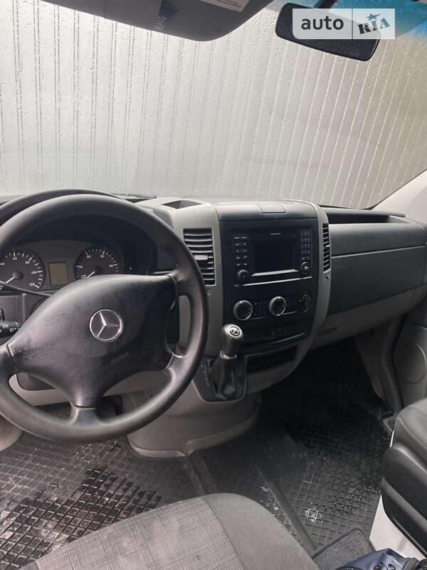 Грузовой фургон Mercedes-Benz Sprinter 2014 в Черновцах