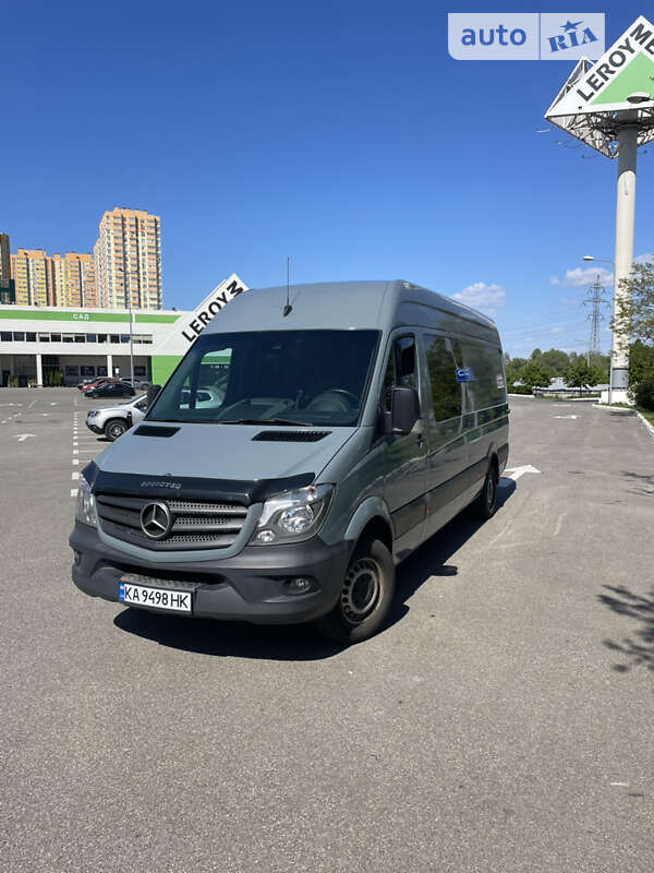 Вантажопасажирський фургон Mercedes-Benz Sprinter 2015 в Києві