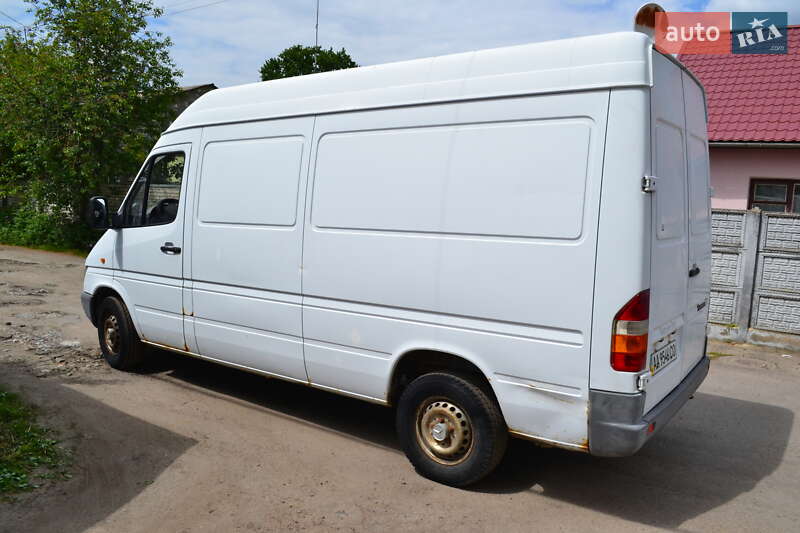 Вантажний фургон Mercedes-Benz Sprinter 2000 в Житомирі