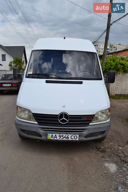 Вантажний фургон Mercedes-Benz Sprinter 2000 в Житомирі