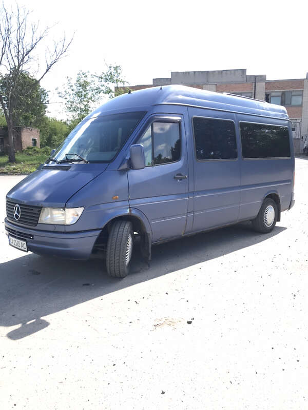 Грузопассажирский фургон Mercedes-Benz Sprinter 1998 в Виннице