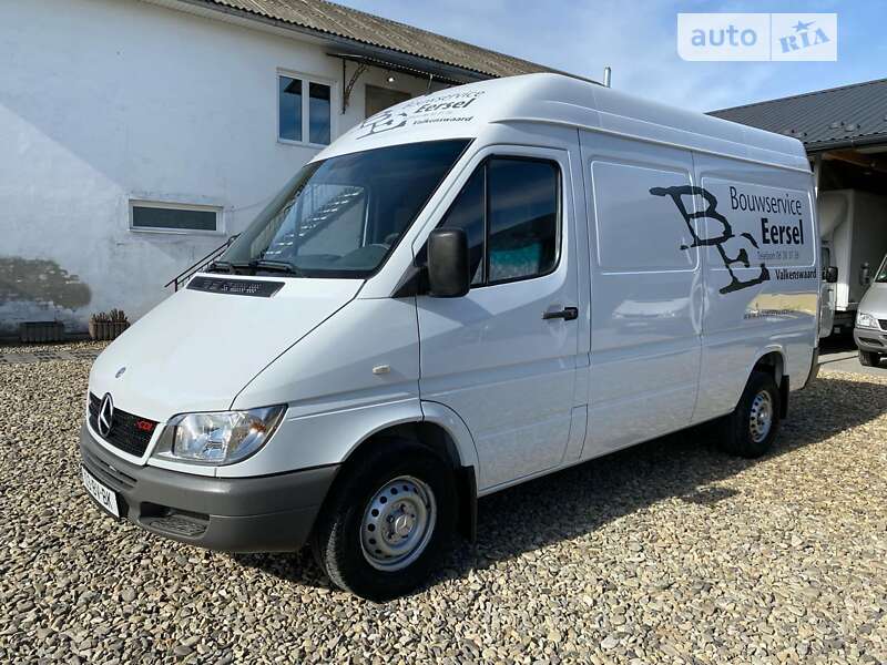 Грузовой фургон Mercedes-Benz Sprinter 2004 в Снятине