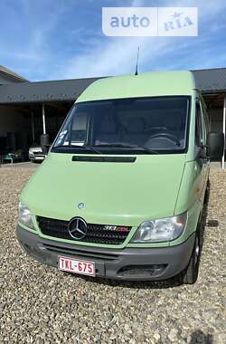 Грузовой фургон Mercedes-Benz Sprinter 2001 в Снятине