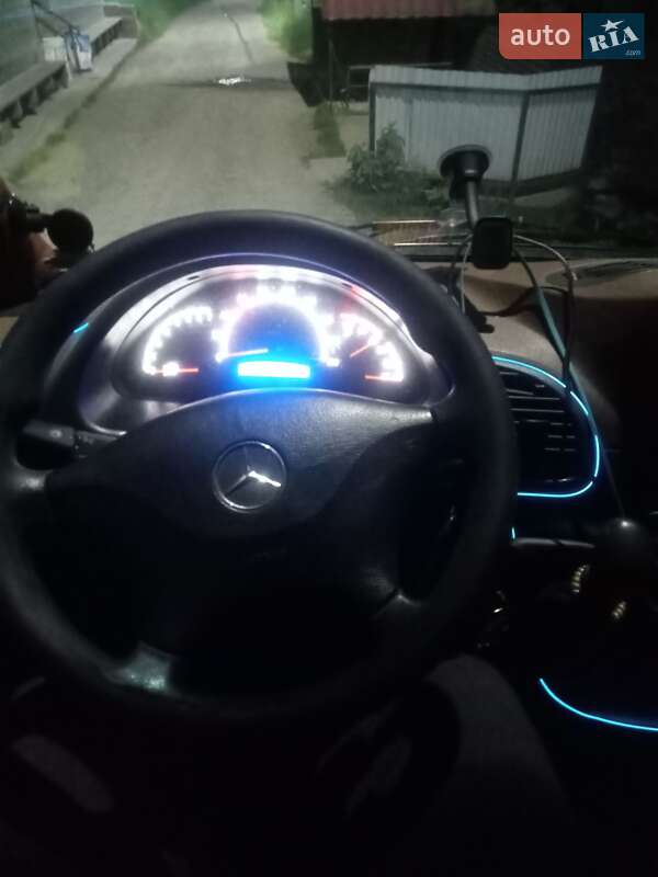 Мікроавтобус Mercedes-Benz Sprinter 2005 в Тячеві фото 2 Мікроавтобус Mercedes-Benz Sprinter 2005 в Тячеві