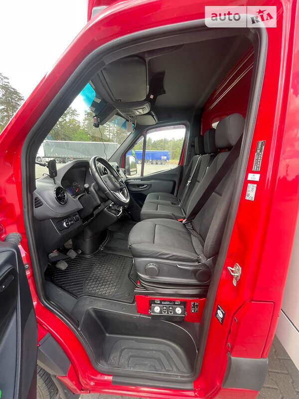 Вантажний фургон Mercedes-Benz Sprinter 2019 в Снятині фото 39 Вантажний фургон Mercedes-Benz Sprinter 2019 в Снятині