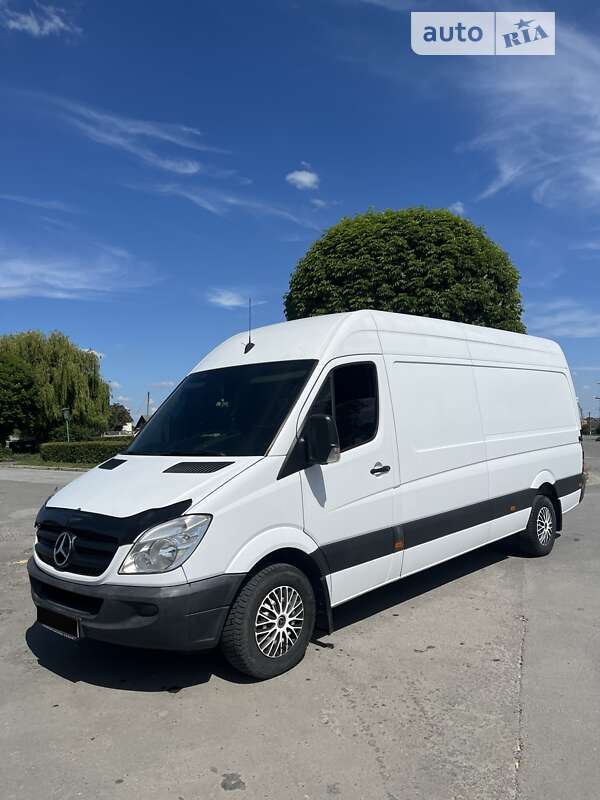 Mercedes-Benz Sprinter 2013
