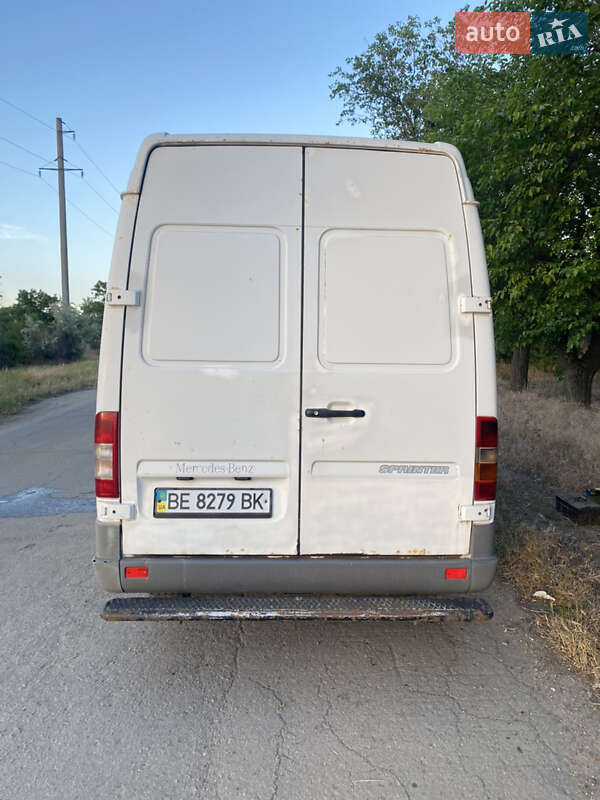 Грузопассажирский фургон Mercedes-Benz Sprinter 1998 в Николаеве
