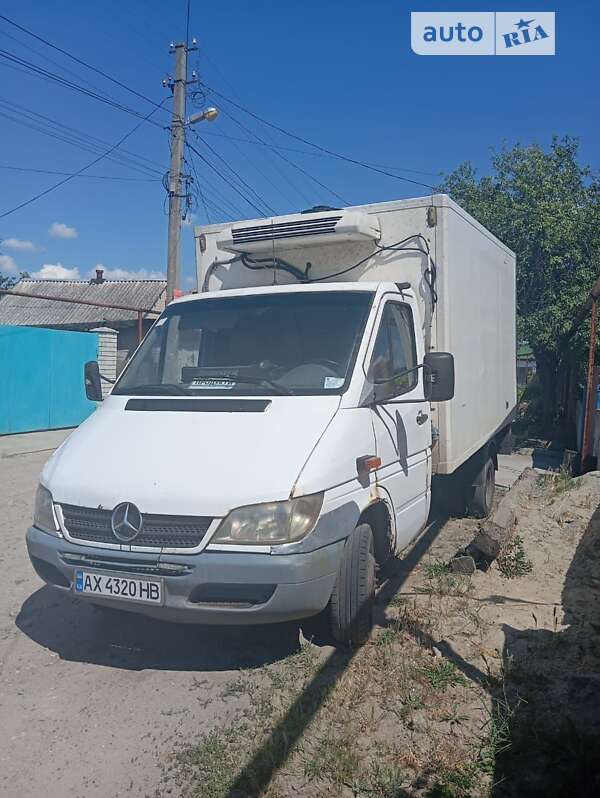 Другие грузовики Mercedes-Benz Sprinter 2001 в 