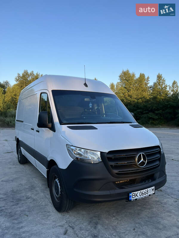 Вантажний фургон Mercedes-Benz Sprinter 2021 в 