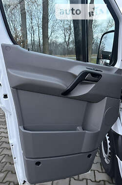 Грузовой фургон Mercedes-Benz Sprinter 2015 в 