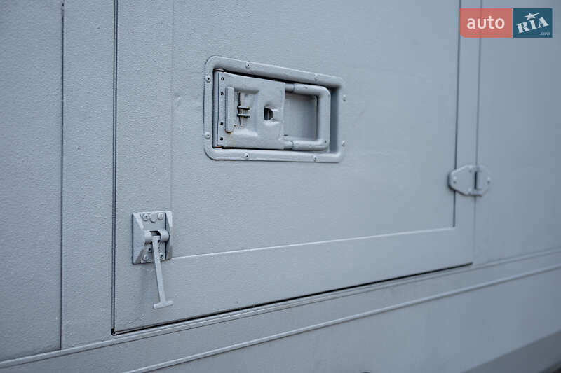 Грузовой фургон Mercedes-Benz Sprinter 2002 в Ровно