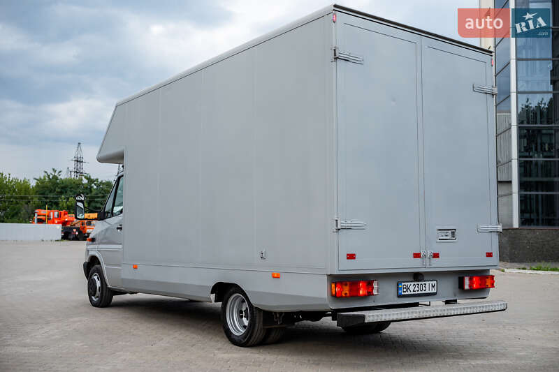 Грузовой фургон Mercedes-Benz Sprinter 2002 в Ровно