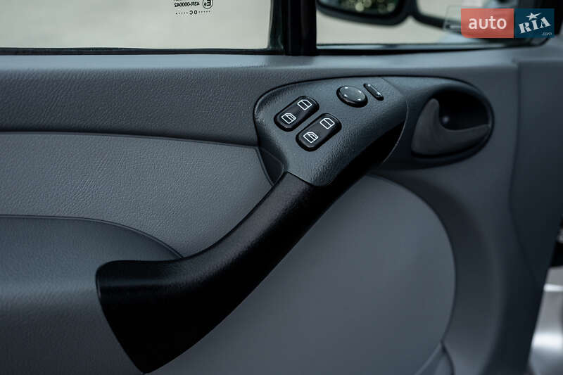 Грузовой фургон Mercedes-Benz Sprinter 2002 в Ровно