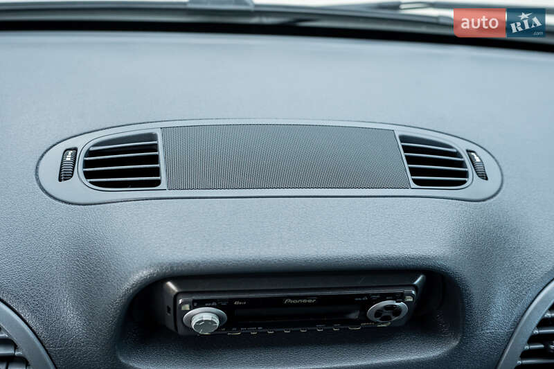 Грузовой фургон Mercedes-Benz Sprinter 2002 в Ровно