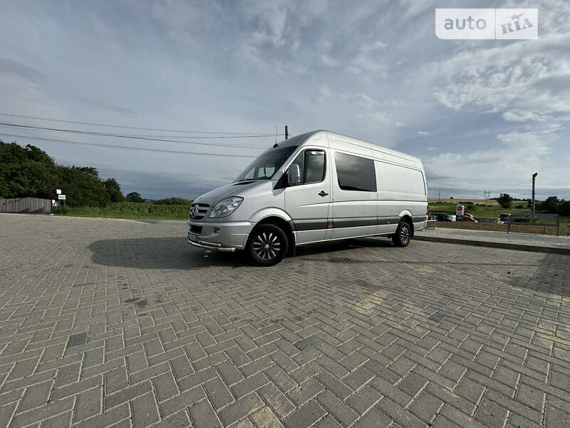 Вантажопасажирський фургон Mercedes-Benz Sprinter 2012 в Чернівцях