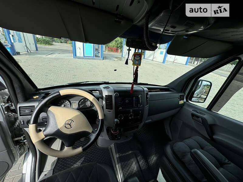 Вантажопасажирський фургон Mercedes-Benz Sprinter 2012 в Чернівцях